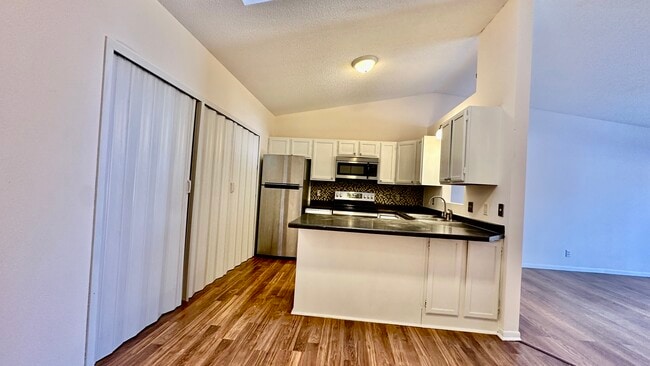 2033 N Park Dr in St. Paul, MN - Building Photo - Building Photo