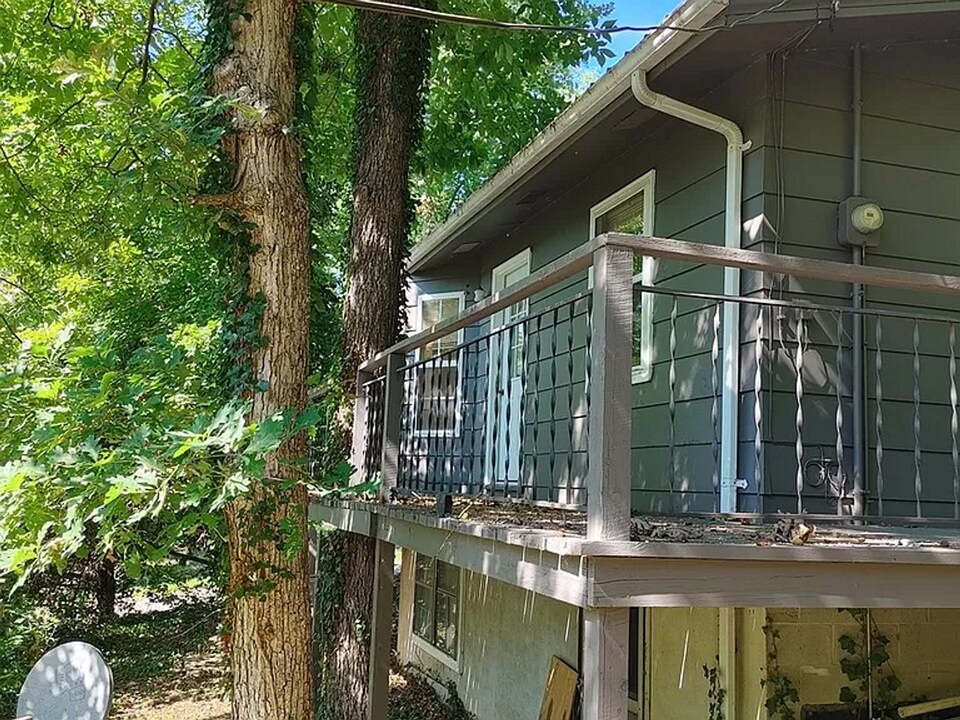 80 Ozark Dr in Ironton, MO - Building Photo