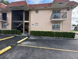 1015 NW 45th Ave in Miami, FL - Building Photo