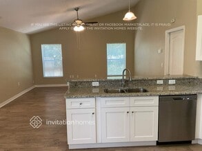 425 E New Hampshire Ave in DeLand, FL - Foto de edificio - Building Photo