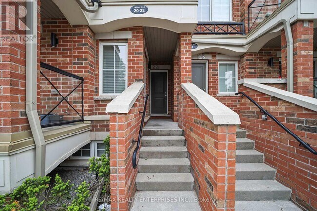 19-19 Hays Blvd in Oakville, ON - Building Photo - Building Photo