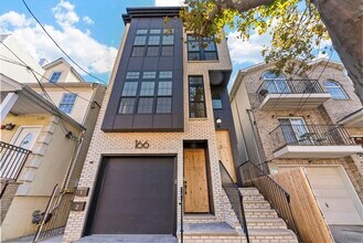 166 New York Ave in Jersey City, NJ - Building Photo - Building Photo