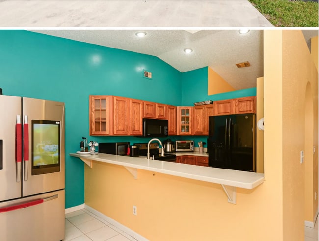 property at 313 SE Wallace Ter