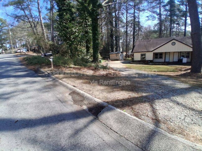 property at 4910 Valley Dale Dr SW