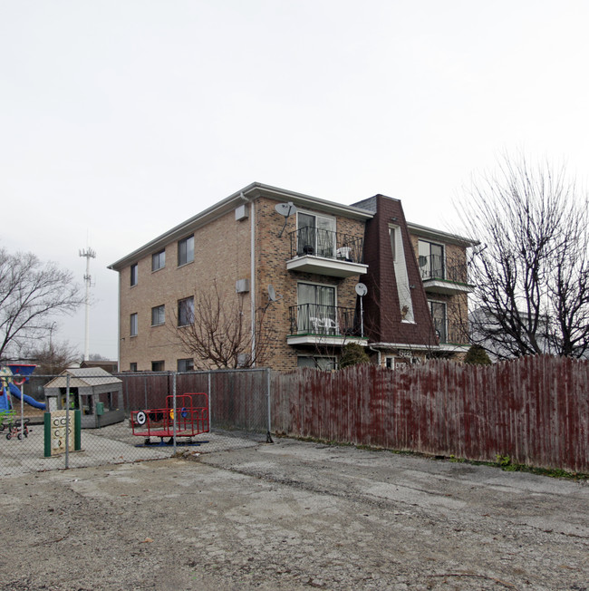 7122 W 111th Pl in Worth, IL - Building Photo - Building Photo