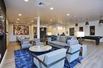 Upton Flats in Seattle, WA - Foto de edificio - Interior Photo