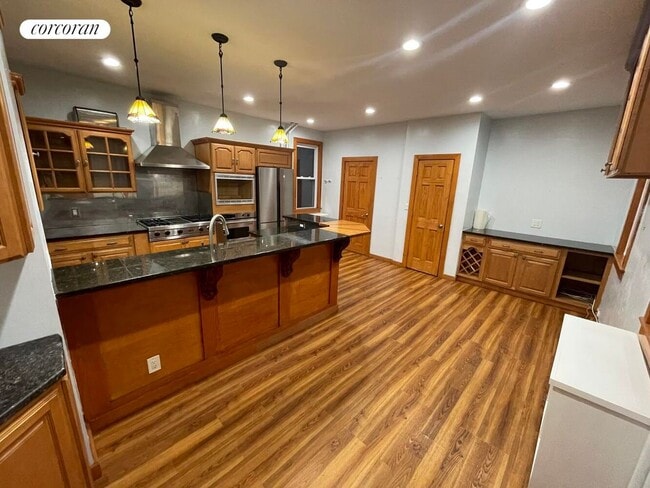 332 Locust St in Mount Vernon, NY - Building Photo - Building Photo