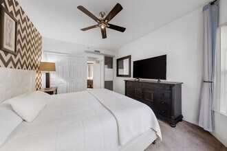 3245 NE 184th St in North Miami Beach, FL - Building Photo - Building Photo