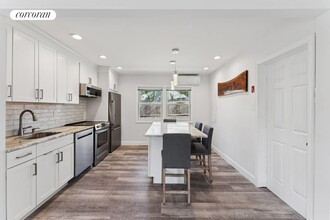 15 Shell Rd in Hampton Bays, NY - Building Photo - Building Photo