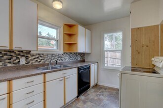 1902 Washington Ave in Golden, CO - Building Photo - Building Photo