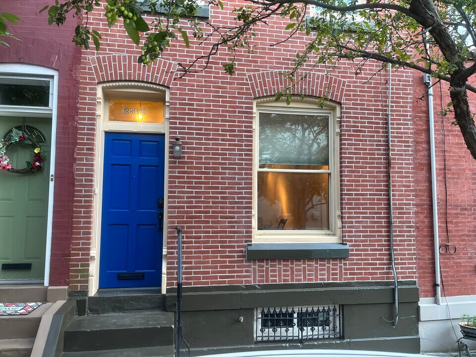 2518 Meredith St in Philadelphia, PA - Building Photo