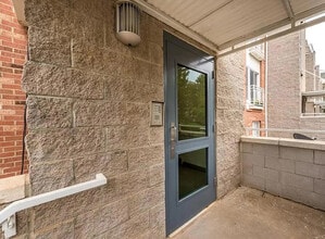 Room in Condo on Donatello Avenue in Charlotte, NC - Foto de edificio - Building Photo