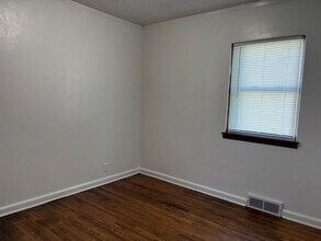 1132 Virginia St in Waterloo, IA - Building Photo - Building Photo