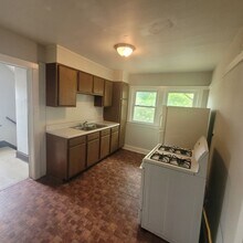 3219 W 114th St in Cleveland, OH - Building Photo - Building Photo