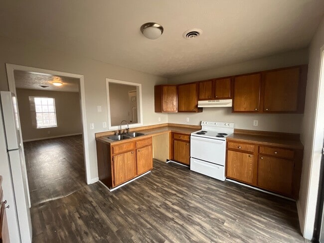 294 Tinker Hill Cv, Unit D in Jackson, TN - Foto de edificio - Building Photo