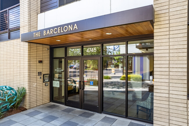 The Barcelona at Beaverton in Beaverton, OR - Building Photo - Building Photo