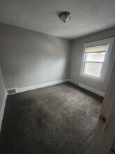 13821 Othello Ave-Unit -Up Unit in Cleveland, OH - Building Photo - Building Photo