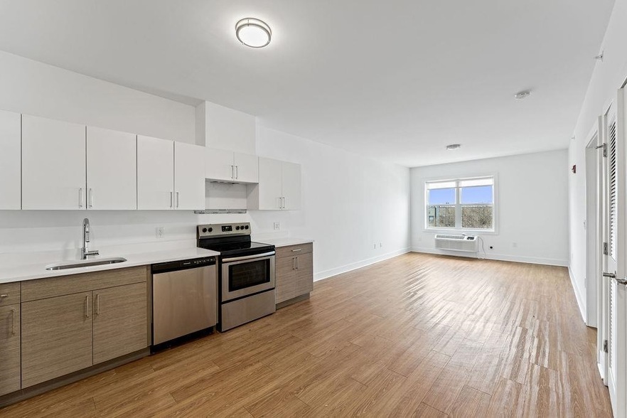 429 Bergen Ave, Unit 166011 in Jersey City, NJ - Building Photo