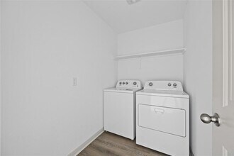212 Sweetwater Crk Ln in Hutto, TX - Building Photo - Building Photo