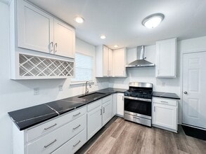 534 Stacy Weaver Dr in Fayetteville, NC - Building Photo - Building Photo