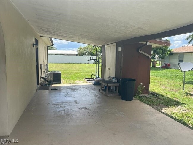 406 Morgan Cir S in Lehigh Acres, FL - Building Photo - Building Photo