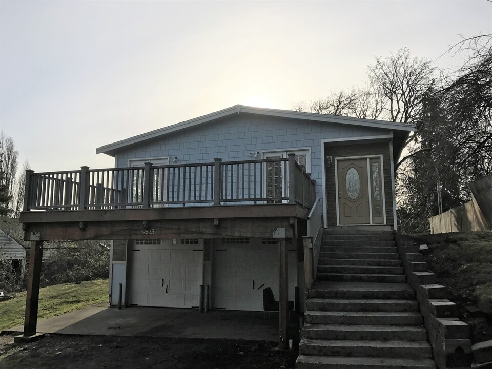 12623 42nd Ave S in Tukwila, WA - Foto de edificio