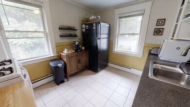 11 Walnut St in Wakefield, MA - Building Photo - Building Photo