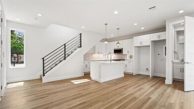 9104 Georgian Dr in Austin, TX - Building Photo - Building Photo