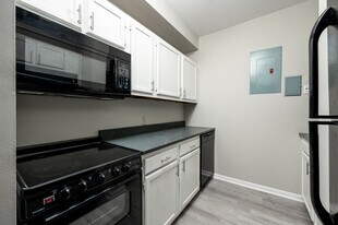 Lockerbie Flats in Indianapolis, IN - Building Photo