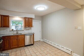 939 Mountain St in Philadelphia, PA - Foto de edificio - Building Photo