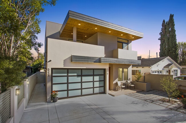 5224 Lennox Ave, Unit .5 in Sherman Oaks, CA - Building Photo - Building Photo
