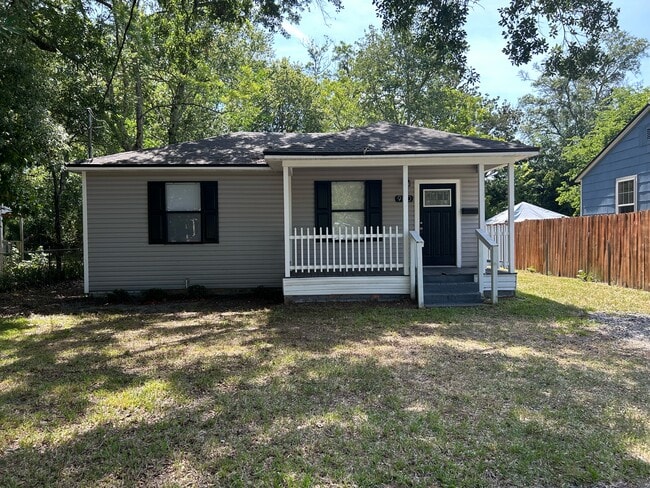 property at 940 Mackinaw St