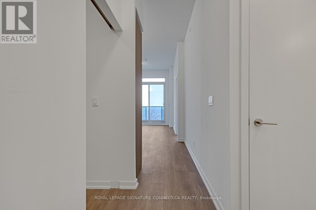32-3032 Forest Manor Rd in Toronto, ON - Building Photo - Building Photo