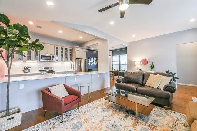 property at 213 N Hutcheson St