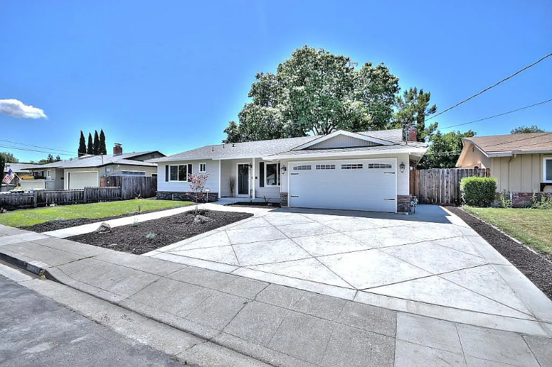 7724 Frederiksen Ln in Dublin, CA - Building Photo
