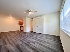 Yorkleigh Apartments in Jamestown, NC - Foto de edificio - Building Photo