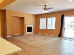 4413 Diamond Valley Dr in Bakersfield, CA - Building Photo - Building Photo