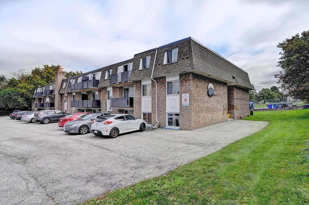 531 Franklin Blvd in Cambridge, ON - Building Photo