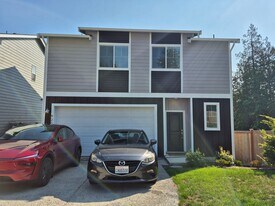 9204 Mint Loop NW in Bremerton, WA - Building Photo