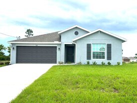 3924 NE 17th Ave in Cape Coral, FL - Building Photo