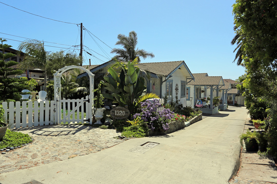 1320 Ocean Ave in Del Mar, CA - Building Photo