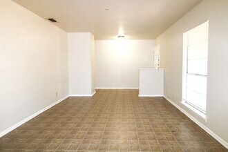 10906 Lands Run St in San Antonio, TX - Building Photo - Building Photo