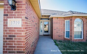 1719 100th St in Lubbock, TX - Building Photo - Building Photo