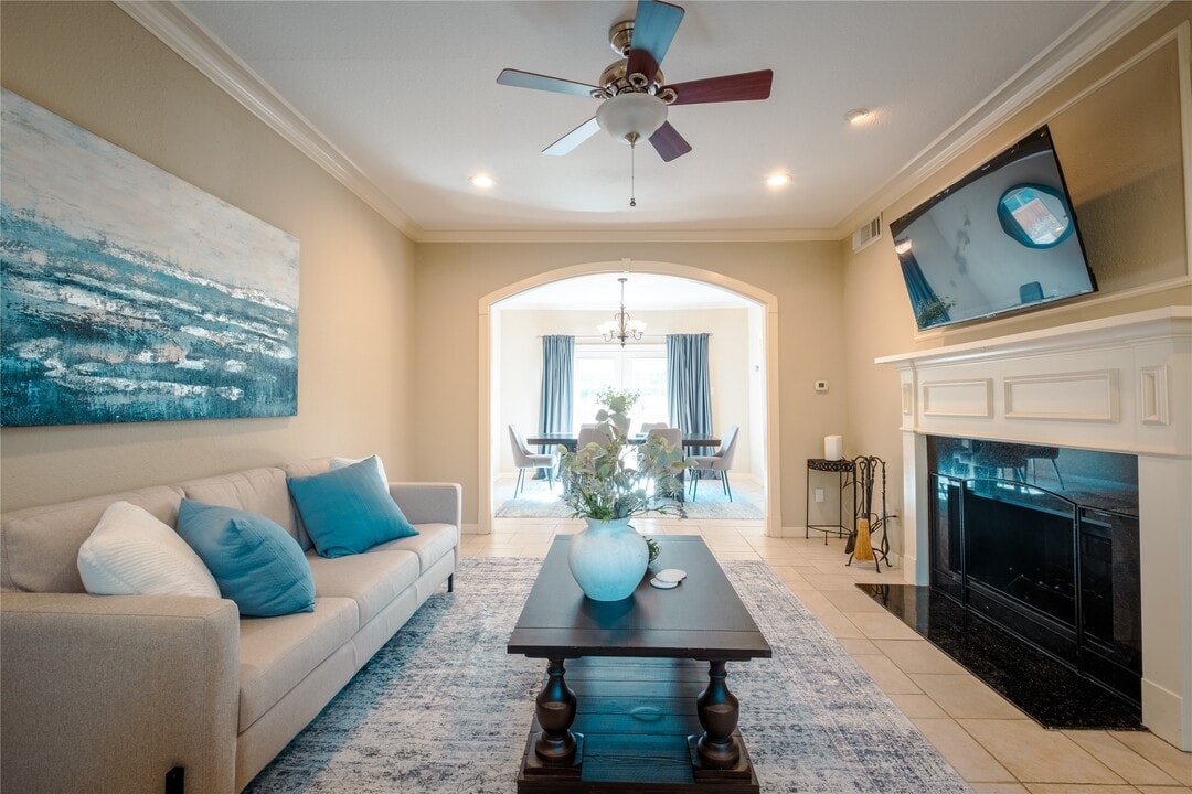 11711 Memorial Dr in Houston, TX - Building Photo