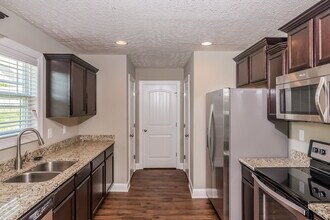 1032 Tammy Sue Ln in La Vergne, TN - Building Photo - Building Photo