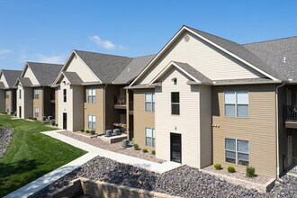 Sugar Creek Apartments in Fenton, MO - Building Photo - Building Photo