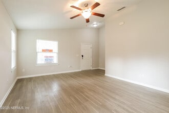 416 Palm St in Green Cove Springs, FL - Building Photo - Building Photo