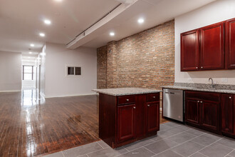 3345 N Clark St, Unit 3 in Chicago, IL - Building Photo - Building Photo