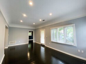 8532 W Knl Dr in West Hollywood, CA - Building Photo - Building Photo