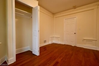 484 S 16th St, Unit 1 in Newark, NJ - Foto de edificio - Building Photo